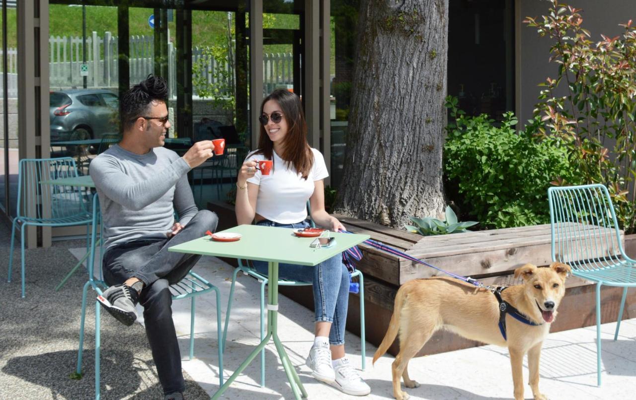 Borgo Stazione Bike Inn ヴァレッジョ・スル・ミンチョ エクステリア 写真