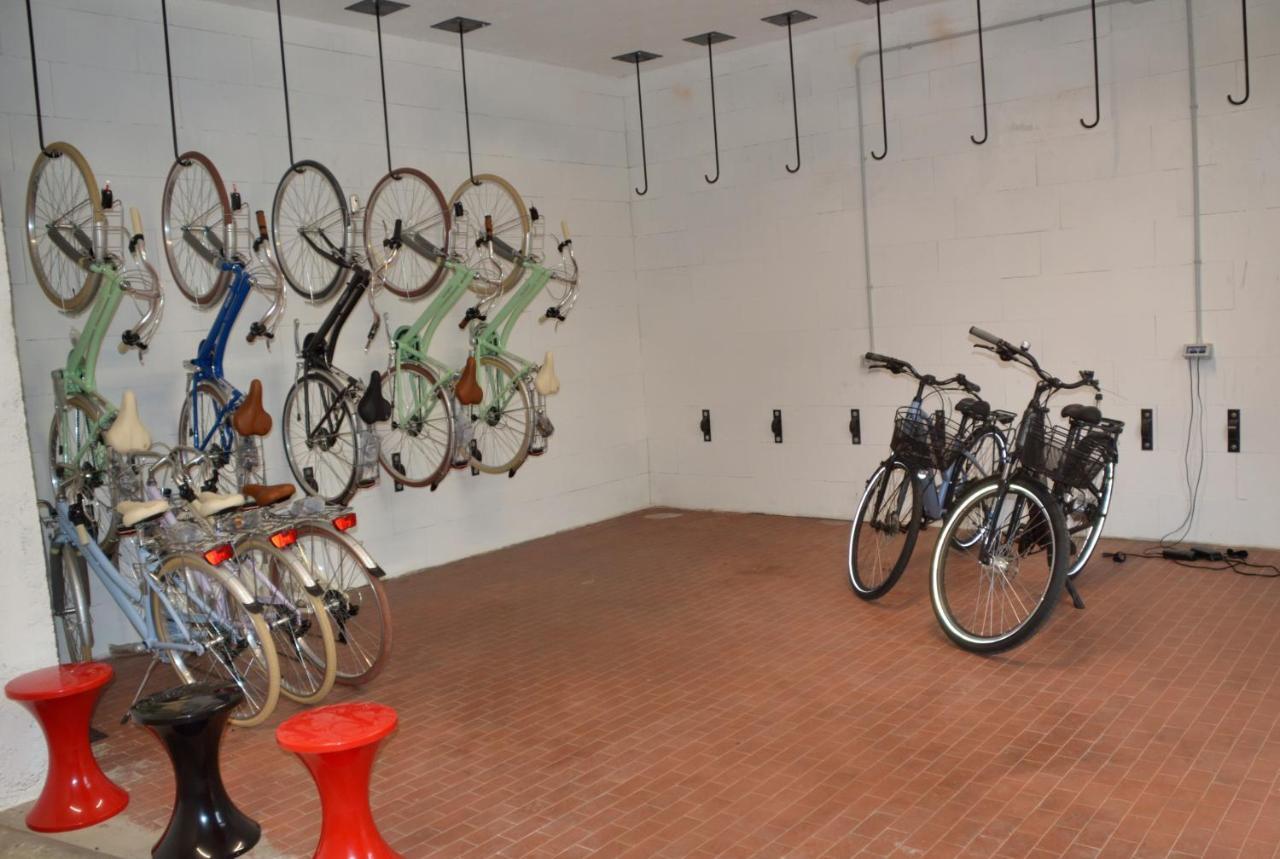 Borgo Stazione Bike Inn ヴァレッジョ・スル・ミンチョ エクステリア 写真