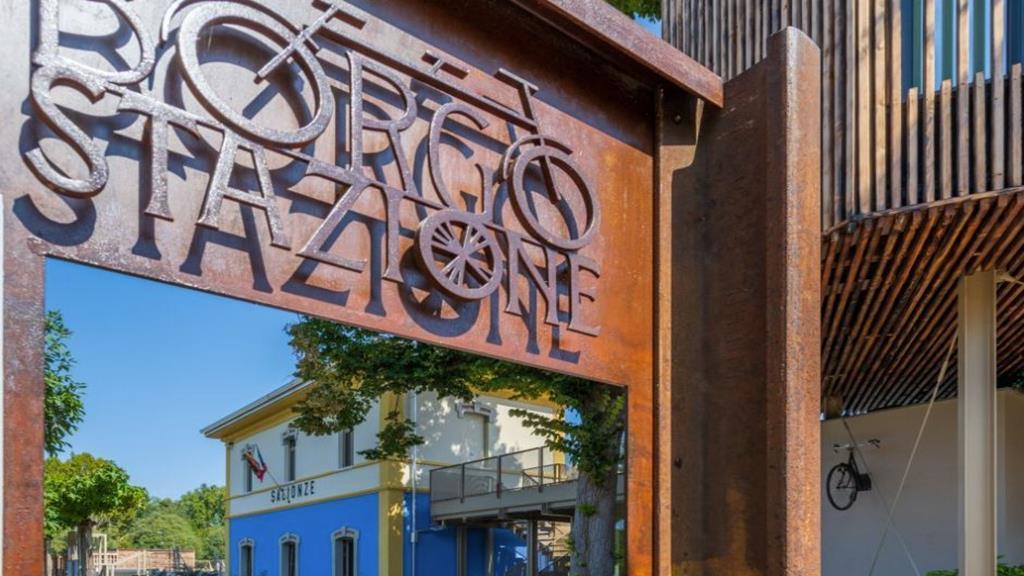 Borgo Stazione Bike Inn ヴァレッジョ・スル・ミンチョ エクステリア 写真